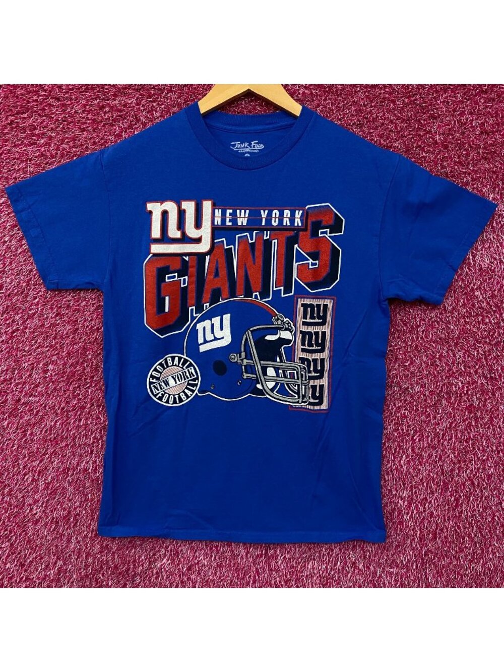 New York Giants Collage Helmet Tshirt size Small